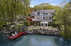 20 Point Drive S, Lake Peekskill, NY 10537