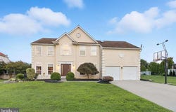 20 CHAMBORD LANE, VOORHEES, NJ 08043