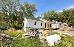 74 GOFF RD, SCARBRO, WV 25855