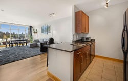 1550 E Royall Pl, Milwaukee, WI 53202