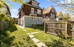2560 N 41st St, Milwaukee, WI 53210