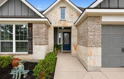915 Farm Path, Brenham, TX 77833