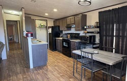 124 N Maple Ave, Kermit, TX 79745