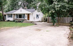3849 Perry Avenue SW, Wyoming, MI 49519
