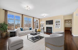 N37w22910 Wyndemere Dr, Pewaukee, WI 53072