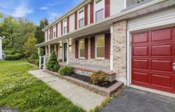 2 NICOLE CT, NEWARK, DE 19702