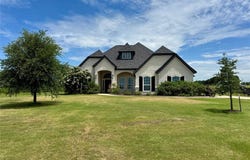 208 Grace Lane, Azle, TX 76020
