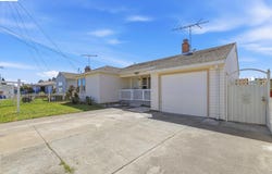 16311 Ria Dr, Ashland, CA 94578