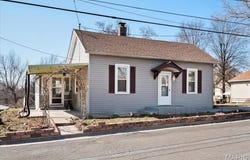 212 SUMMIT Avenue, Glen Carbon, IL 62034