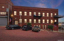 7 Alby Street, Alton, IL 62002