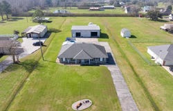 1294 Burma Rd, Thibodaux, LA 70301