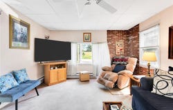 24 Schoolhouse Road, Warren, RI 02885