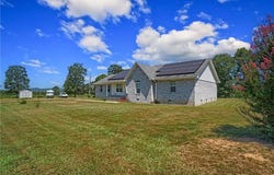 81 Eoff  LN, Center Ridge, AR 72027