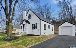 31 Saint Moritz Place, Wayne, NJ 07470