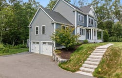 20 Georgia Rae Way, Attleboro, MA 02703