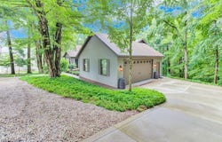 38 Choctaw Trail, Malvern, OH 44644