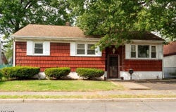 10 Moore Pl, Nutley Twp., NJ 07110-3206