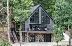 3190 E Buckhorn Dr, Millersburg, OH 44654