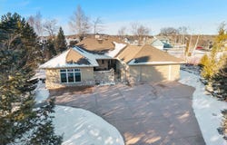 818 Ridgeway Dr, Sturgeon Bay, WI 54235
