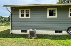 1207 Mercer Road, Franklin, PA 16323