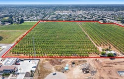 8175 Shaw Avenue E, Clovis, CA 93619