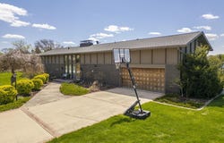 154 Lakeview Dr, Mason City, IA 50401