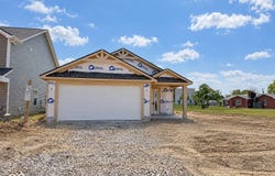 1043 Stratford Lane, Shelbyville, IN 46176