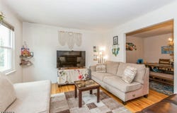 8 Longfellow Dr, Woodbridge Twp., NJ 07067-3012