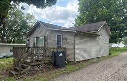 881 Hock St, Philo, OH 43771