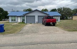 300-306 E South St, Camp Wood, TX 78833