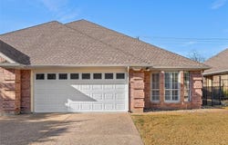 1208 Henard Lane, Granbury, TX 76048