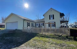 506 E Jefferson Street, Perry, MO 63462