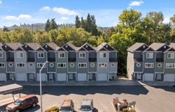 990 W 8TH Pl, TheDalles, OR 97058