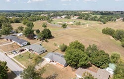 906 E Prairie Lane, Ash Grove, MO 65604