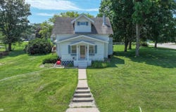 610 7th Ave, Ackley, IA 50601