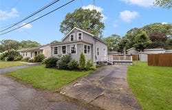 100 Pine Grove Street, East Providence, RI 02916