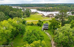 503 & 505 Vandemere Road, Bayboro, NC 28515