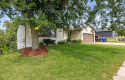 1758 29th St NW, Cedar Rapids, IA 52405