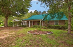 19119 E Highland Drive, Saucier, MS 39574