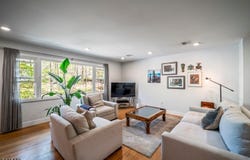 90 Locust Ln, Upper Saddle River Boro, NJ 07458-2230