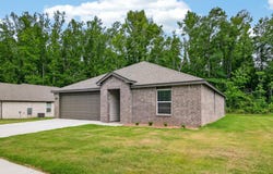 61 Wolfsbridge Loop, Cabot, AR 72023