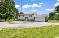 8472 Cardinal Hill Road, Rochester, IL 62563