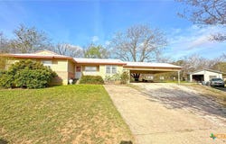 4 Picadilly Circle, Lampasas, TX 76550