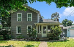 327 N Clark Street, Centreville, MI 49032