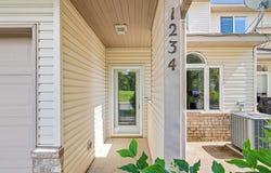 1234 Crystal Place E, Chaska, MN 55318