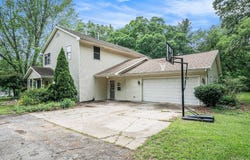 10227 Jefferson Road, Osceola, IN 46561-9589