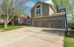 213 NE Dreamweaver Avenue, Lee's Summit, MO 64086