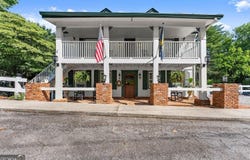 168 West Main Street, Dahlonega, GA 30533