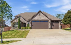 2513 S Horizon Boulevard, Rogers, AR 72758