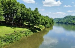 1040/1056 S Riverview, Mountain View, AR 72560